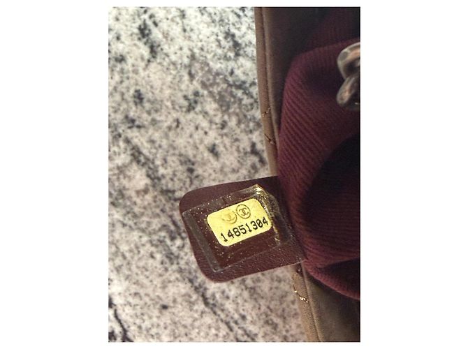 Chanel gesteppte Lederhandtasche mit Klappe Beige - Ansicht 13
