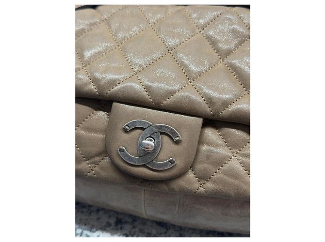 Chanel gesteppte Lederhandtasche mit Klappe Beige - Ansicht 3