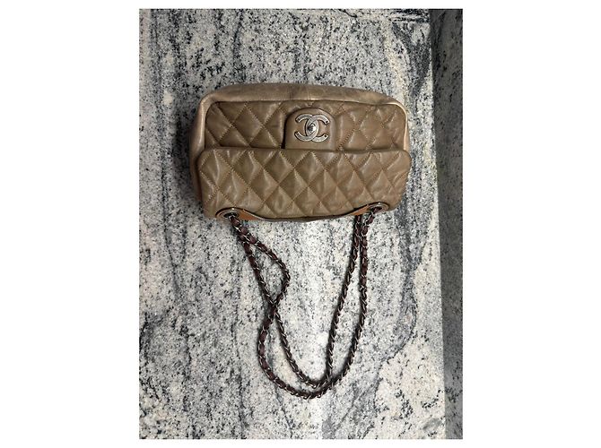 Chanel gesteppte Lederhandtasche mit Klappe Beige - Ansicht 4