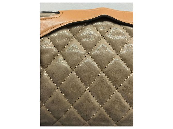 Chanel gesteppte Lederhandtasche mit Klappe Beige - Ansicht 7