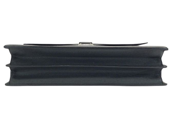 Valigetta in pelle nera Louis Vuitton Taiga Robusto 1 Nero - vista 10