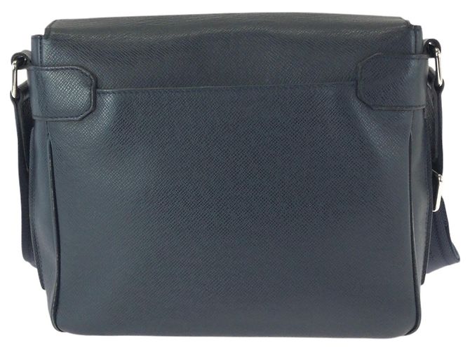 Borsa a tracolla Louis Vuitton Taiga Roman PM Navy in pelle Blu navy - vista 2