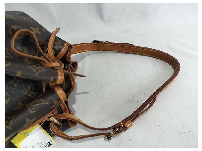 Louis Vuitton Petit Noe Monogram Canvas Marrone - vista 4