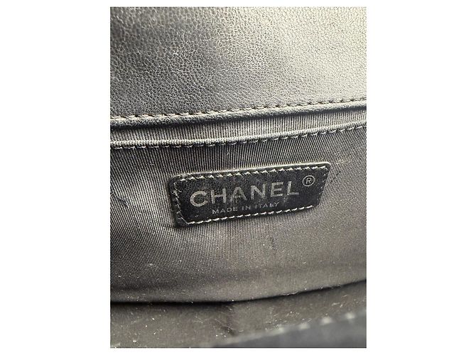 Chanel Borsa Boy Medium Nera Pelle Agnello Nero - vista 9