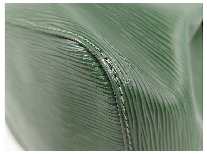 Louis Vuitton Petit Noe Epi Leather Medium Verde - vista 5