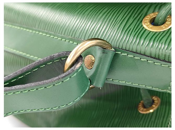 Louis Vuitton Petit Noe Epi Leather Medium Verde - vista 7