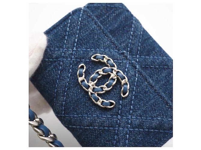 Mini pochette a catena in denim Chanel 19 Blu - vista 3