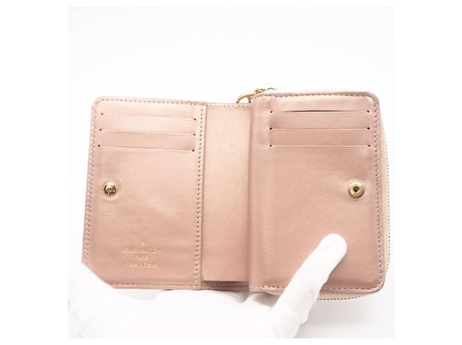 Louis Vuitton Monogramm-Prägung Portefeuille Lou Wallet Beige - Ansicht 8
