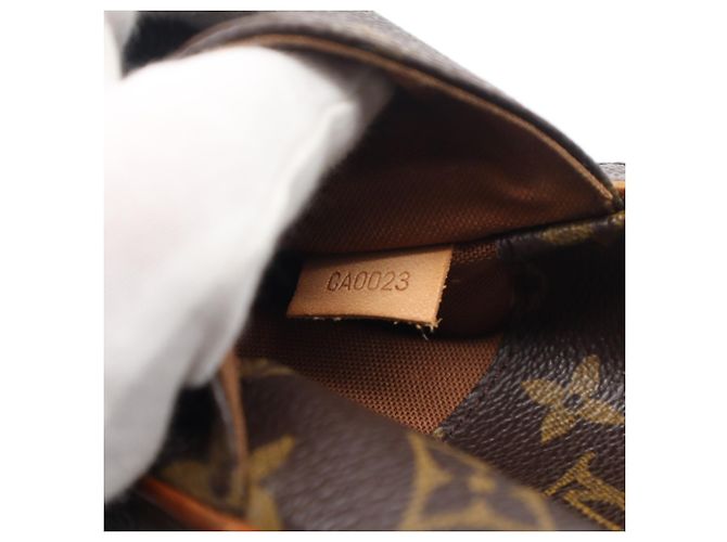 Borsa a tracolla Louis Vuitton Monogram Pochette Gange Marrone - vista 18