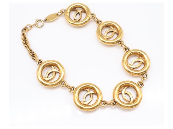 Bracciale charm Chanel Coco Mark 1983 D'oro - vista 2