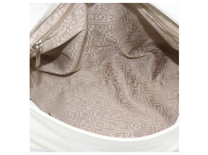 Borsa Salvatore Ferragamo Gancini in pelle 2way Oro Bianco Auth ka5027 - vista 19