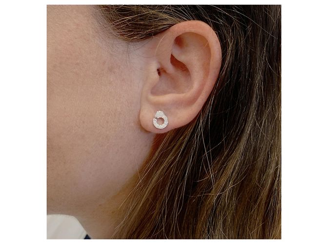 Orecchini Dinh Van, "Manette" in oro bianco e diamanti. - vista 5