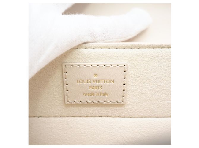 Borsa a tracolla Louis Vuitton Epi Hide and Seek M22720 Crudo - vista 14