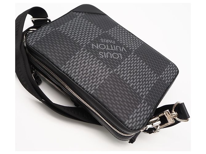 Borsa a tracolla Louis Vuitton Damier Graphite 3D Trio Messenger Marrone Nero - vista 2