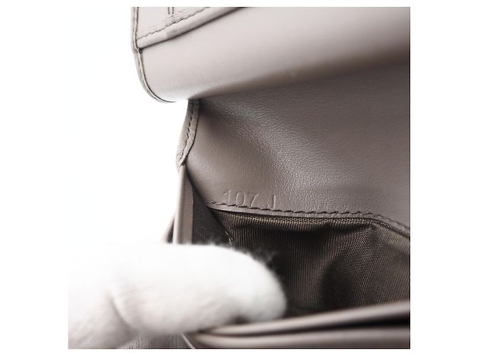 Cartera de piel de becerro de Prada Gris - vista 17