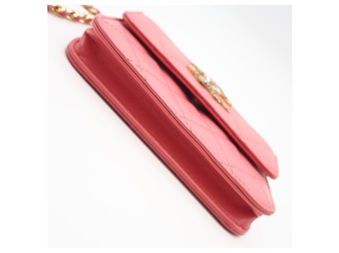CHANEL Matelassé Bejeweled Lambskin Chain Shoulder Bag Rosa - vista 5