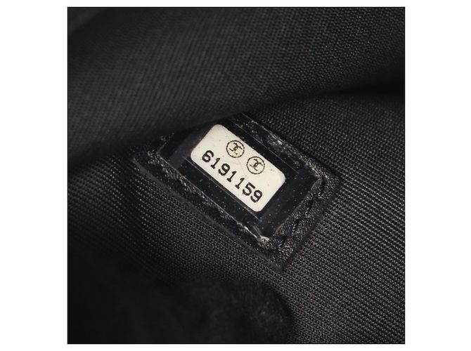 Borsa Tote Chanel Reissue in nero - vista 5
