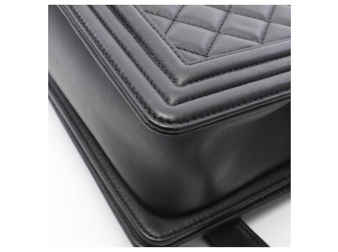 Borsa a tracolla Boy di Chanel in agnello nero - vista 7