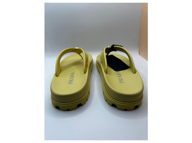 Infradito Prada in gomma giallo - vista 4