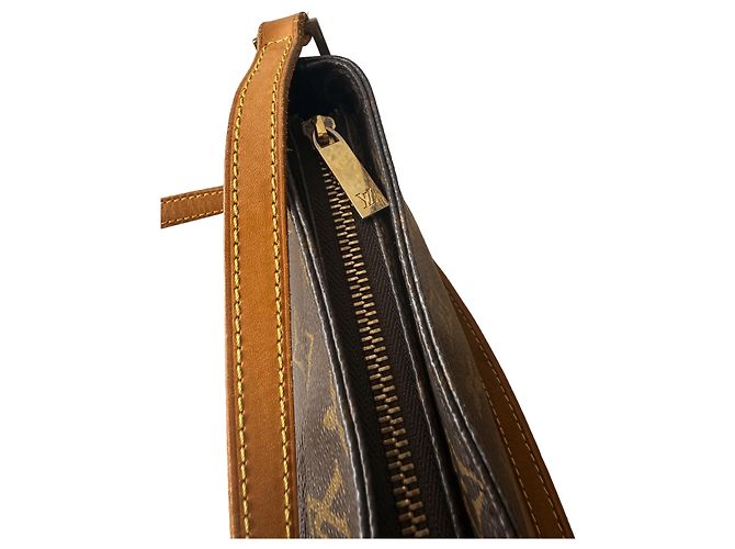 Louis Vuitton Trotteur fin Trotter Castaño - vista 4