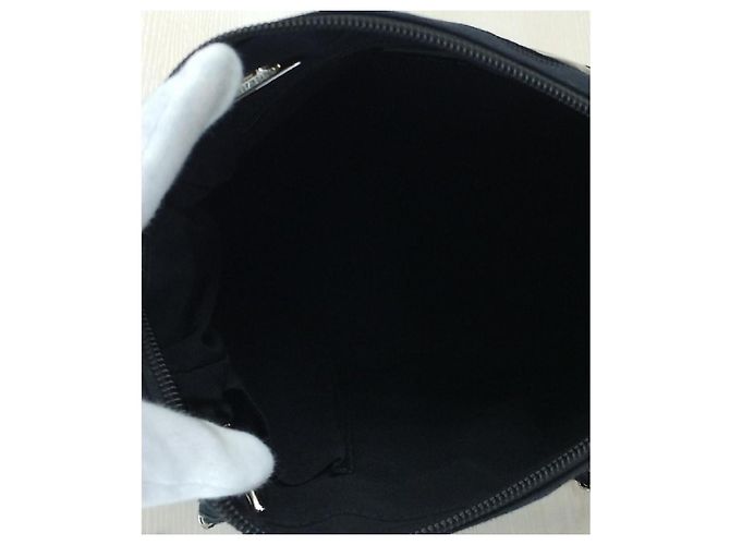 Borsa a tracolla CC in tessuto nero e pelle Chanel - vista 3
