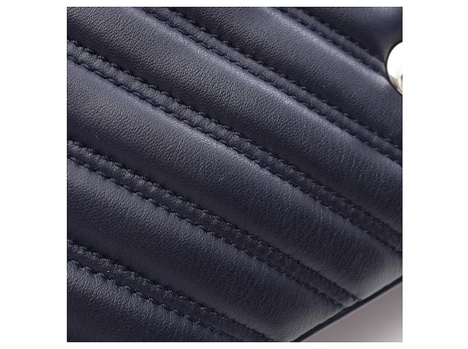 Borsa a tracolla Chanel Chevron V-stitch Chain Blu navy - vista 8