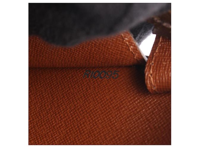 Louis Vuitton Serviette Fermoire Valigetta Marrone Monogramma - vista 5