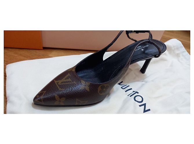 Décolleté slingback Louis Vuitton in monogram canvas Marrone - vista 10