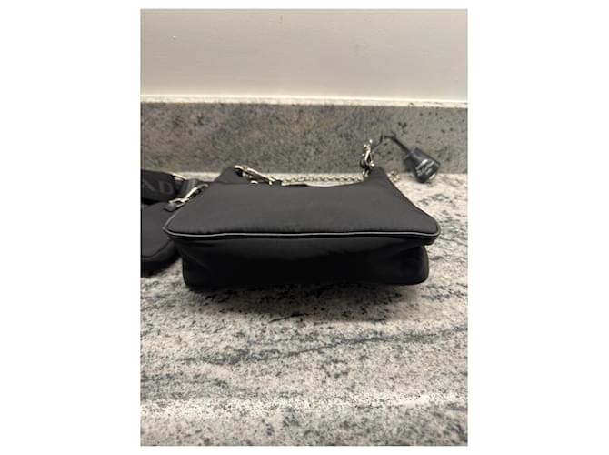 Prada Re-Edition 2005 Mini Borsa in Nylon Nero - vista 6
