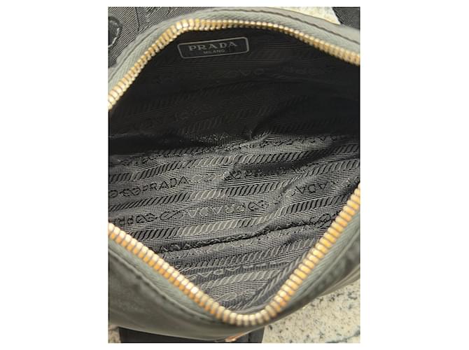 Prada Re-Edition 2005 Mini Borsa in Nylon Nero - vista 8