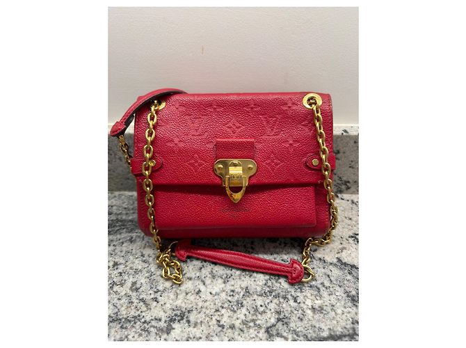 Borsa a tracolla Louis Vuitton Vavin Monogram Empreinte Twist MM in pelle rossa Rosso - vista 2