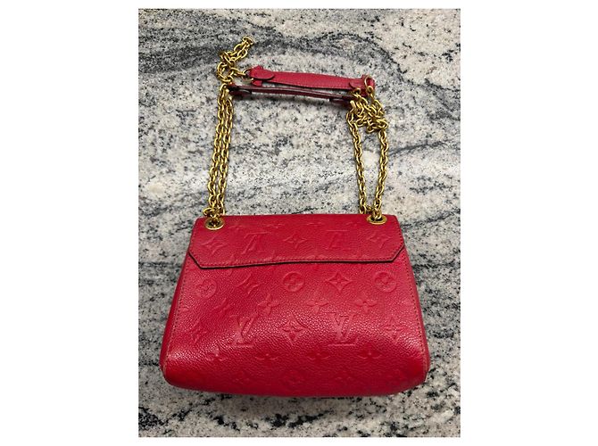 Borsa a tracolla Louis Vuitton Vavin Monogram Empreinte Twist MM in pelle rossa Rosso - vista 6