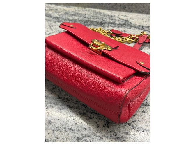 Borsa a tracolla Louis Vuitton Vavin Monogram Empreinte Twist MM in pelle rossa Rosso - vista 7