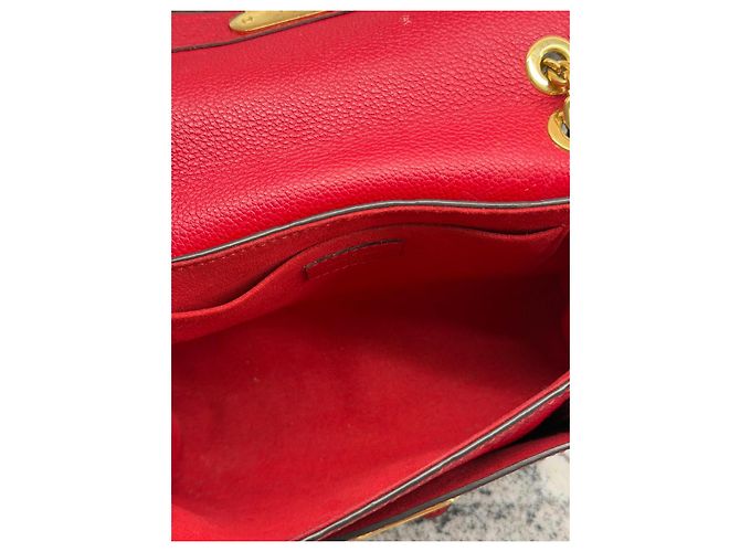 Borsa a tracolla Louis Vuitton Vavin Monogram Empreinte Twist MM in pelle rossa Rosso - vista 9