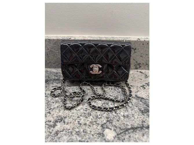 Borsa Chanel Classic Flap Mini in vernice Nero - vista 2