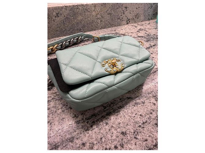 Bolsa Chanel 19 Flap em pele de cordeiro azul claro - vista 5