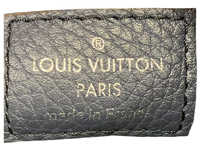 Louis Vuitton Münzbeutel aus Navy Mahina Leder - Ansicht 4
