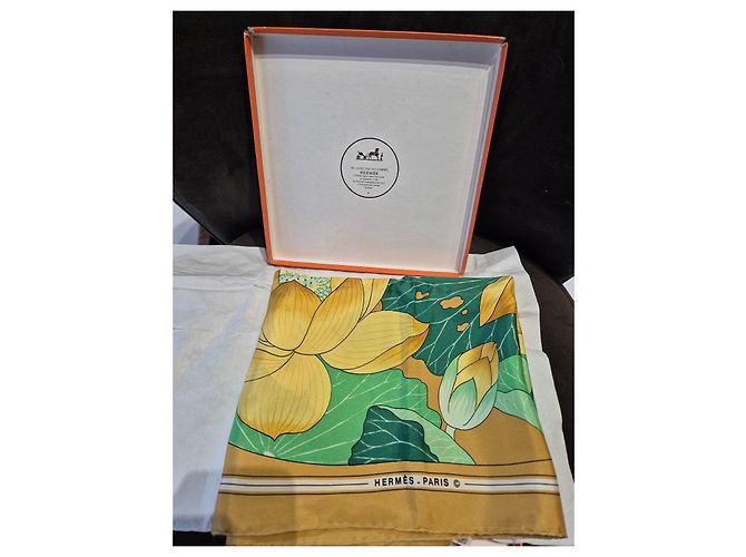 Hermès Seidentuch Fleurs de Lotus Grün Gelb - Ansicht 2