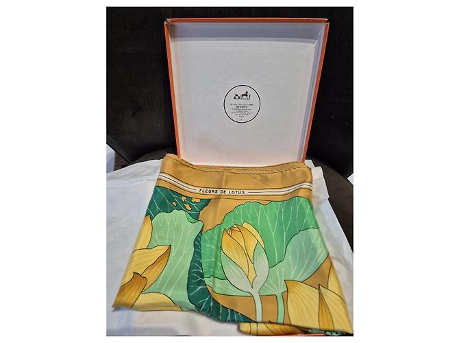 Hermès Seidentuch Fleurs de Lotus Grün Gelb - Ansicht 3