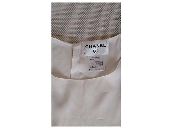 Top de seda sem mangas Chanel cor ecru - vista 6