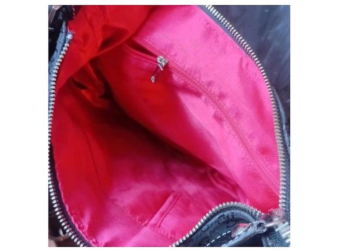 Guess Monogram Schultertasche Schwarz - Ansicht 9