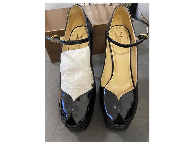 Yves Saint Laurent Mary Jane Plateau Vernice Nera - vista 4