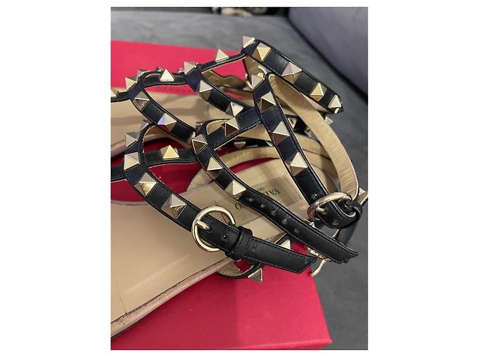 Valentino Garavani Sandali Rockstud Nero Gold hardware - vista 7