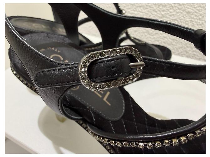 Chanel Sandali in raso nero cristalli tacco lucite - vista 10