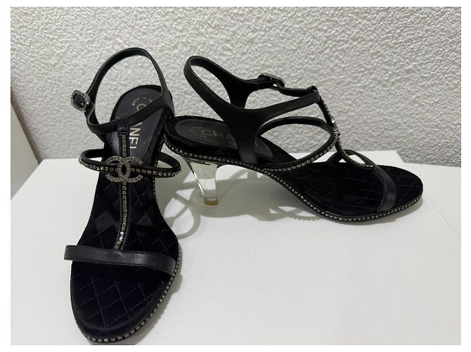 Chanel Sandali in raso nero cristalli tacco lucite - vista 4