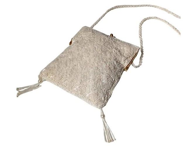 Autre Marque Olga Berg Clutch con perline e nappe Bianco - vista 3