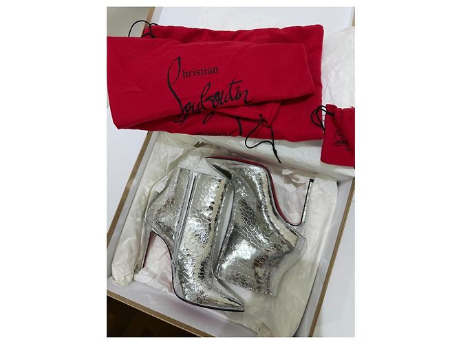 Christian Louboutin So Kate Booty 100 Stivaletti Argento Specchio Martellato - vista 13