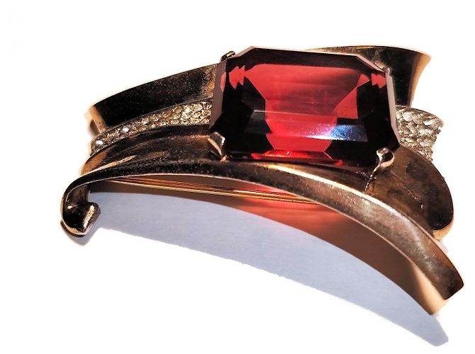Autre Marque Spilla Clip Crown Trifari Argento Sterling e Vetro Rosso D'oro - vista 3