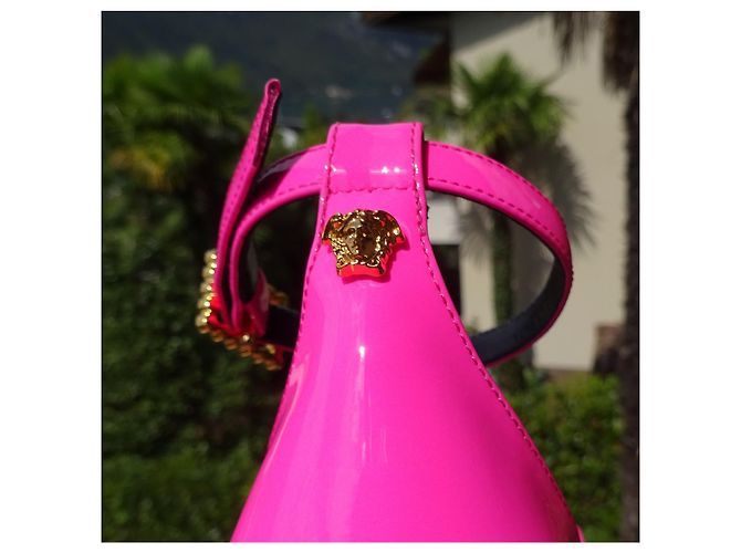 Sandali Versace rosa vernice tacco largo - vista 12