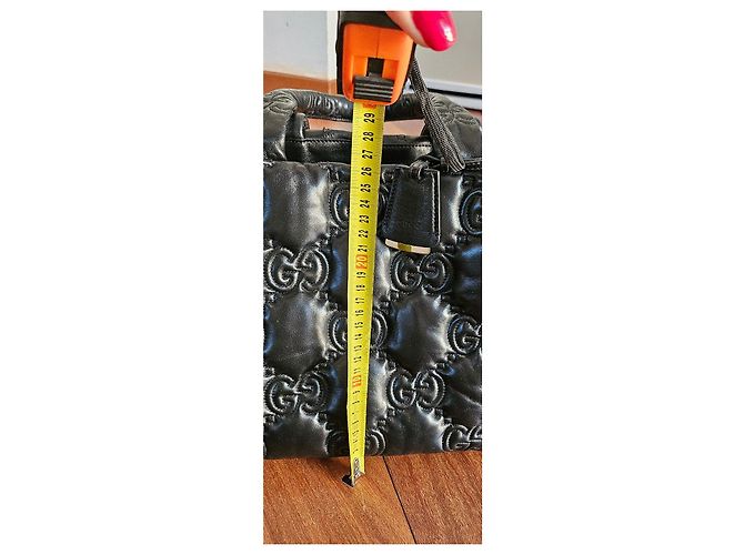 Bolsa Gucci em couro preto acolchoado com logo GG - vista 15